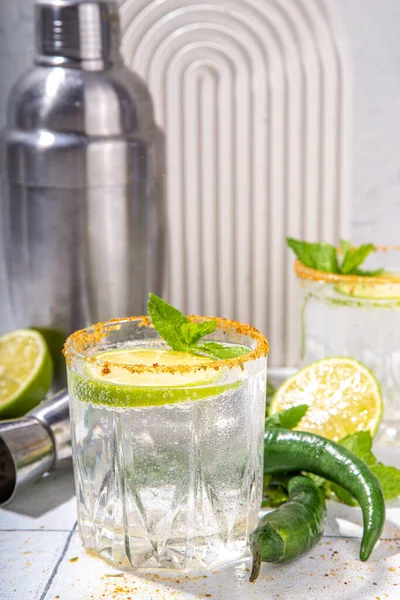 Spicy Margarita Tequila Cocktail Lime Chilli Hot Pepper Spices White — Fotografia de Stock