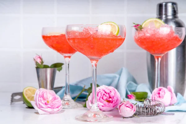 Frozen Rose Daiquiri Margarita Cocktail Champagne Pink Rose Wine Alcohol — Stock Photo, Image