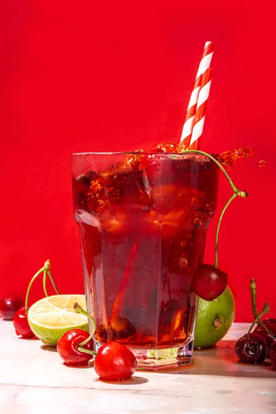Boisson Glacée Cola Cerise Cocktail Non Alcoolisé Fruité Froid Été — Photo