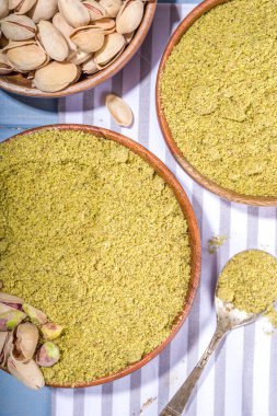 Alternatif keto diyet glüten tahılsız un. Paleo ve ketojenik diyet pişirme konsepti. Fıstıklı un.