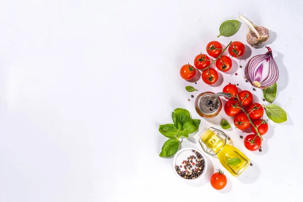 Fondo Cocina Blanco Con Ingredientes Mediterráneos Italianos Cocina Útil Tomates — Foto de Stock
