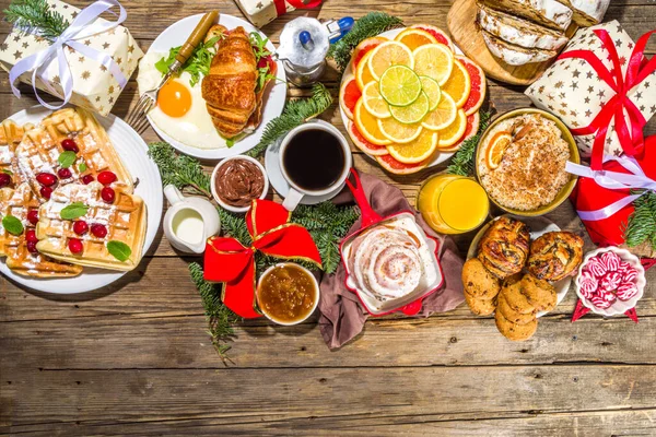 Festive Christmas Dinner Table Traditional Foods Dished Baked Ham Chicken — Stock Photo, Image