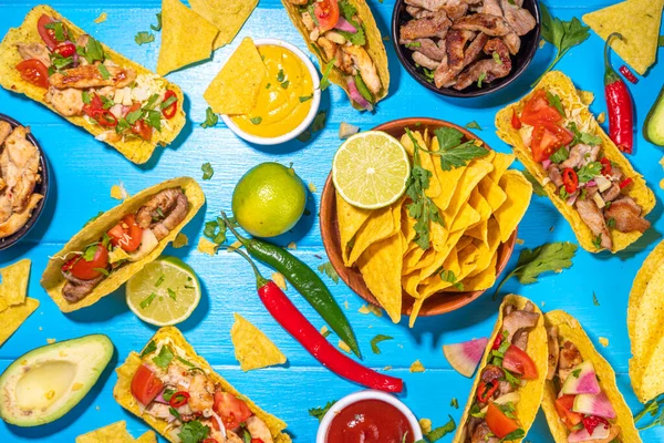Traditional Mexican Street Food Fast Food Background Corn Taco Nachos — Stock Photo, Image