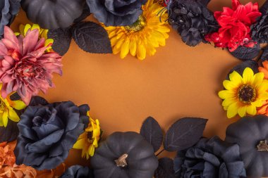 Dia de los muertos Feast düz yerde, Meksika Ölüler Günü arka planda sonbahar siyahı, turuncu, sarı çiçekler, Dia de los muertos yazılı ışık kutusu, renkli kafatası