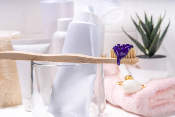 Модна Відбілювання Фіолетової Зубної Пасти Корейська Азіатська Зубна Паста Зубною — стокове фото