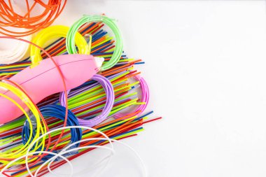 3B kalem ve yazdırma için çeşitli renkli plastik iplik 