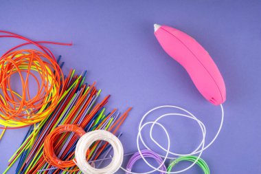 3B kalem ve yazdırma için çeşitli renkli plastik iplik 