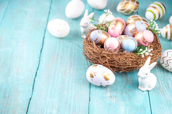 Nidos Pascua Huevos Fondo Con Flores Primavera Feliz Pascua Tarjeta — Foto de Stock