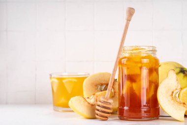 Geleneksel Kore ayva çayı, MoGua sıcak sonbahar çayı elmalı, limonlu ve ballı.