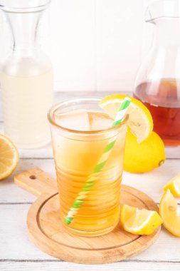 Long Island Limoncello, limoncello buzlu çay tarifi, İtalyan limonlu ayyaş Arnold Palmer.