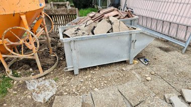 İnşaat Enkazı ve Ekipmanı: Yenileme, Yıkım. Yüksek kalite fotoğraf