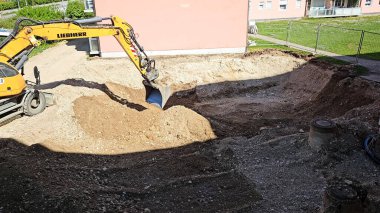 Kazı Kazma Vakfı: İnşaat Alanı, Toprak İşleri. LİEBHERR