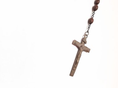 Beyaz arkaplanda haç ile çapraz