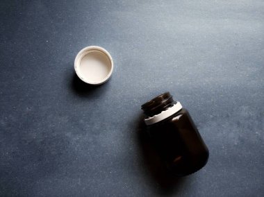 En iyi hap şişesi, fotokopi alanı olan boş ilaç şişesi.