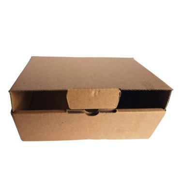 İzole edilmiş beyaz bir arkaplanda nakliye için boş kahverengi karton kutu