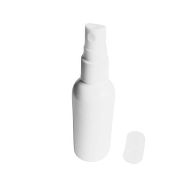 Beyaz arka planda izole edilmiş plastik şişe spreyi.