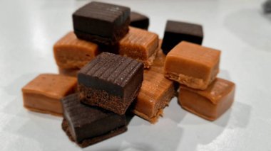 Fındıklı ve fıstıklı çikolata