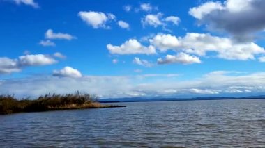 Barselona 'daki nehrin manzarası
