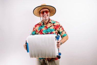 Gezgin valiziyle maceraya hazır.