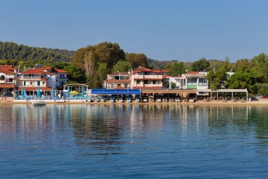Sithonia yarımadasındaki Akdeniz kenti manzarası - Yunanistan