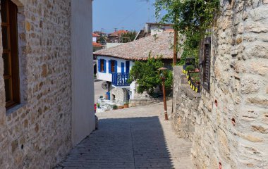 Kassandra-Chalkidiki yarımadasındaki eski şehir - Yunanistan