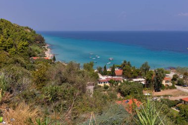 Yunan denizinin kıyıları. Kassandra-Chalkidiki yarımadasındaki Afytos 'ta - Yunanistan