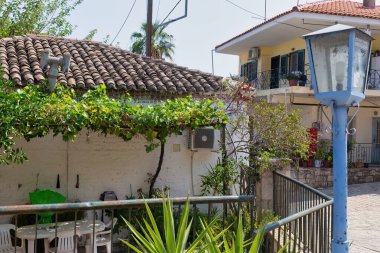 Kassandra-Chalkidiki yarımadasındaki Afytos sokakları - Yunanistan