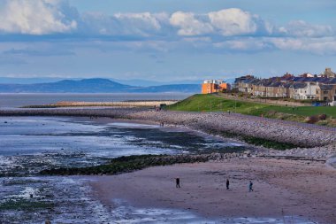 Heysham 'da sahili olan güzel deniz manzarası, Lancashire, İngiltere.