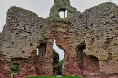 Eski büyük şatonun kalıntıları Castell Rhuddlan - Rhyl - Galler Büyük Britanya