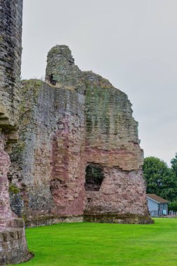 Dünyanın en ünlü simgesine sahip şehrin kalesinin kalıntıları. Castell Rhuddlan - Rhyl - Galler - Büyük Britanya
