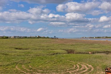 Küçük bir evi olan güzel bir sahil manzarası ve Fleetwood nehri - Lancashire - Büyük Britanya