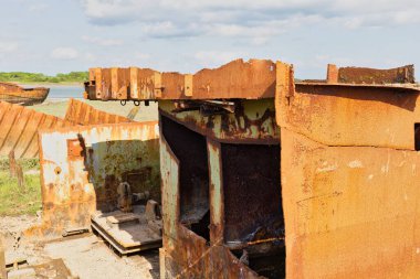 Fleetwood sahilindeki paslı demir parçası. Lancashire. Büyük Britanya.