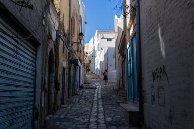 Sousse, Tunus 'ta, Medine' nin eski kesiminde bir sokak.