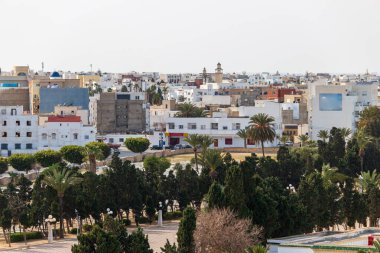 Manastır - Tunus 'taki kuleden şehir manzarası