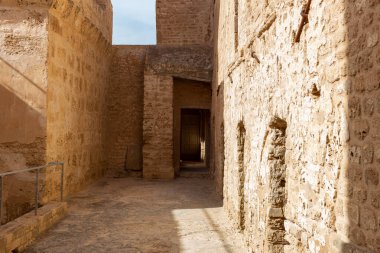 Tunus 'ta Ribat' ın duvarları ve binaları