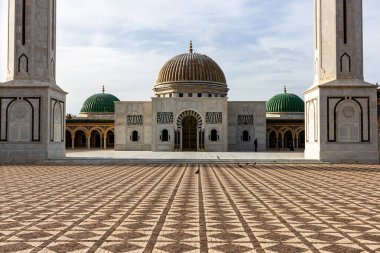 Manastır - Tunus 'ta Habib Bourguiba' nın popüler mozolesinin fron görüntüsü