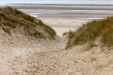 Formby 'deki kum ve deniz tepeleri - Southport - Kuzey Batı - Büyük Britanya