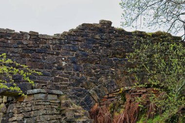 Cheesden Valley 'deki eski kereste fabrikasının kalıntıları - Rochdale - Büyük Manchester - Lancashire - İngiltere