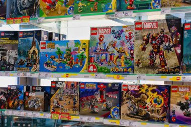 Bir oyuncakçının dikey çekimi - Lego blokları Soest - Kuzey Ren-Vestfalya - Almanya - Avrupa Birliği