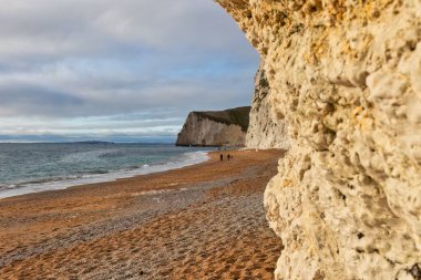 Durdle Door Sahili 'nin güzel manzarası Dorset birleşik krallığı