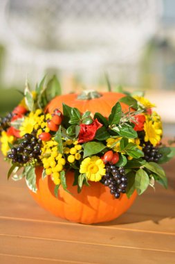 Kasede taze meyve var.