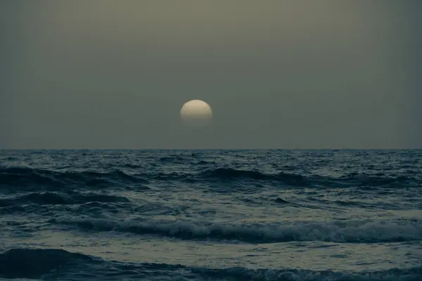 Seascape Turbulent Dark Blue Water Sun Sunset Sea Storm Dusk — Stock Photo, Image