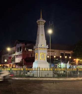 Tugu Yogyakarta Anıtı 'nın nigth görüntüsü.