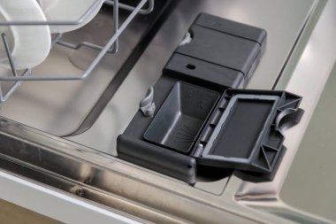 Boş konteynır, bulaşık makinesi kompartımanı bulaşık makinesi tableti için.