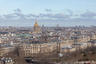 Les Invalides ile Paris manzarası, Eiffel Kulesi 'nin havadan görünüşü...