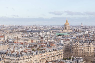 Les Invalides ile Paris manzarası, Eiffel Kulesi 'nin havadan görünüşü...