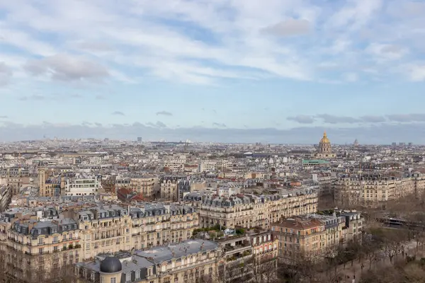 Les Invalides ile Paris manzarası, Eiffel Kulesi 'nin havadan görünüşü...