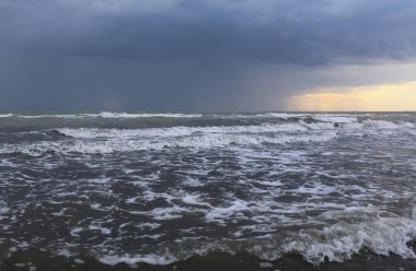 Denizde fırtına, fırtına, deniz, dalgalar