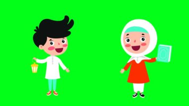 2 d animasyon İslami bebek ve erkek karakterler ellerinde Kuran 'la bize bakıp mutlu mesut konuşuyorlar. Yeşil ekran krom anahtarıyla. 4K çözünürlüğü.