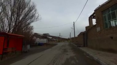 Köydeki yol.